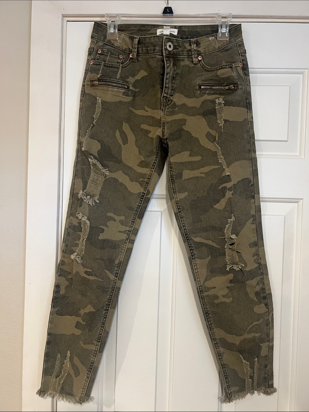 Dance & Marvel Distressed Camo Skinny Jeans Stretch NWOT Size M